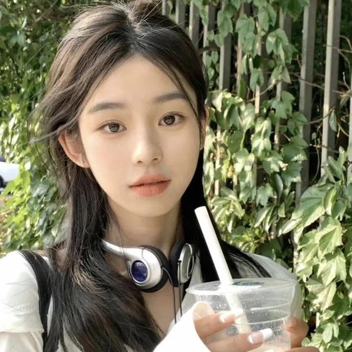 钢铁少女团2 封面